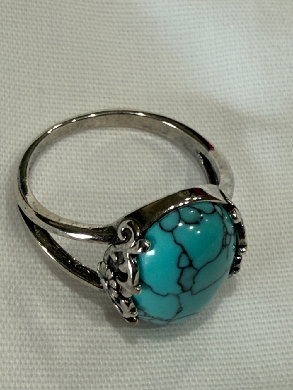Turquoise Stone Floral Detail Silver Ring - Women Jewelry. Hallmark S925. Size 9 - Picture 7 of 11